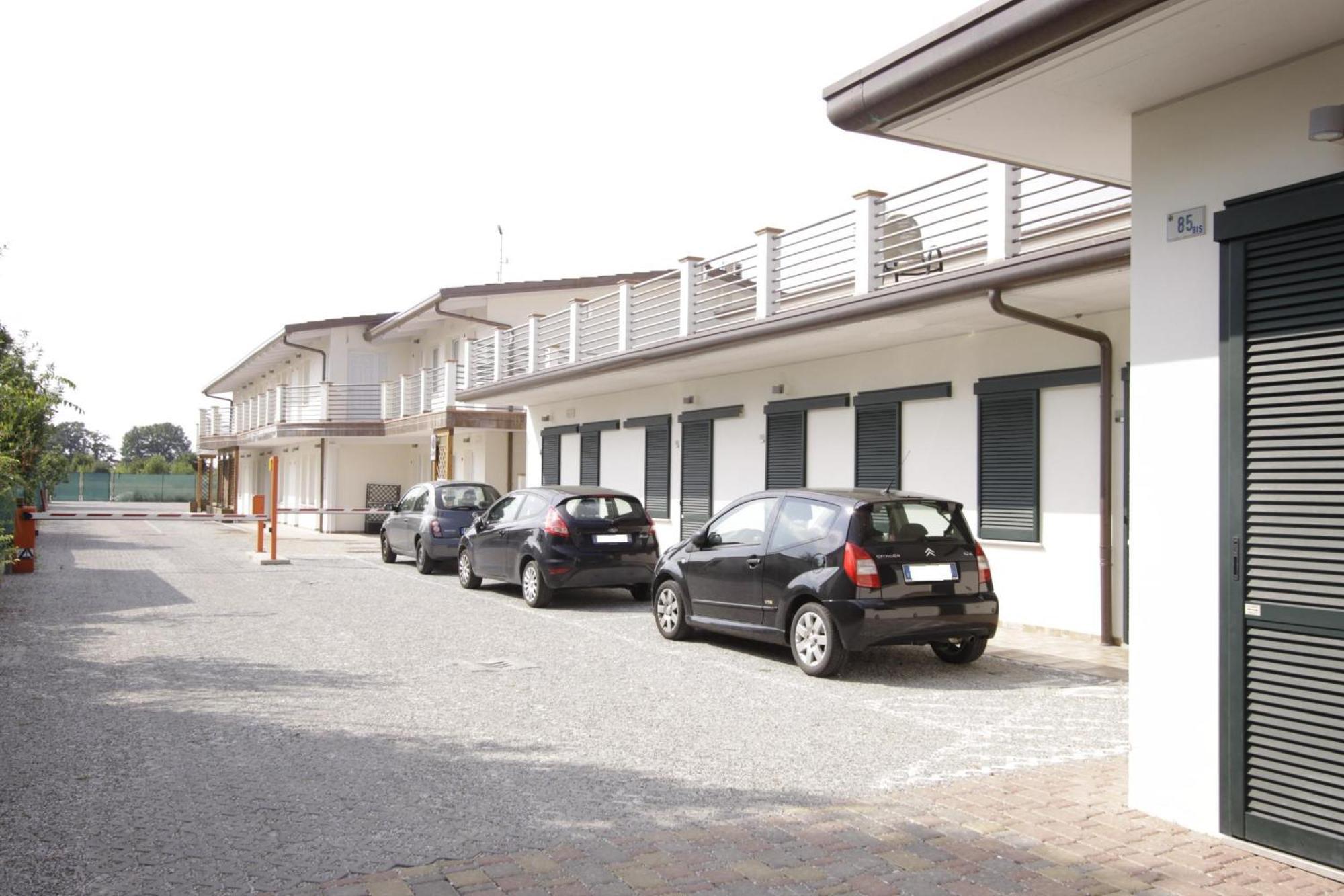 Hotel Paradise Airport Forlì Kültér fotó