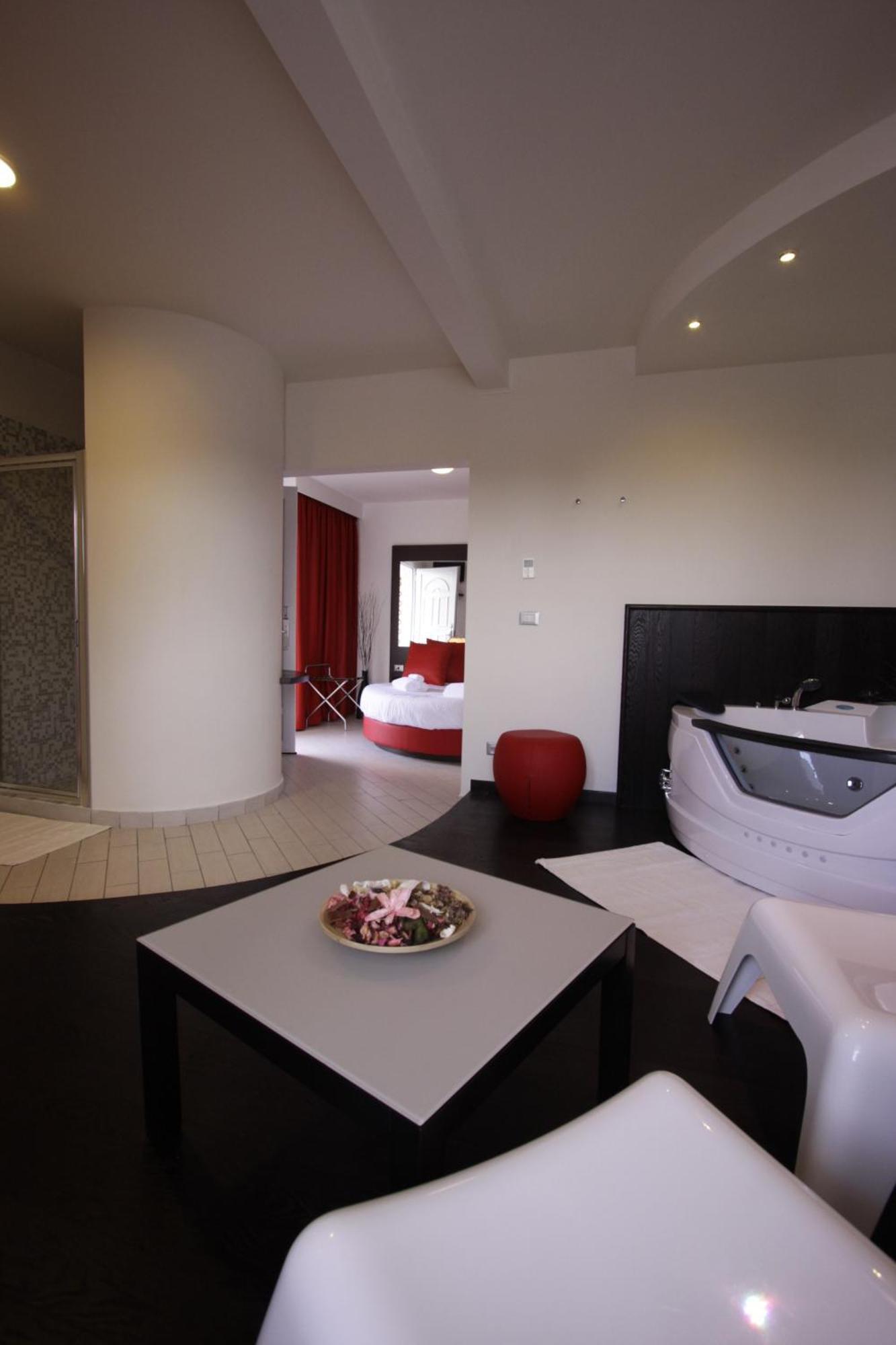 Hotel Paradise Airport Forlì Kültér fotó