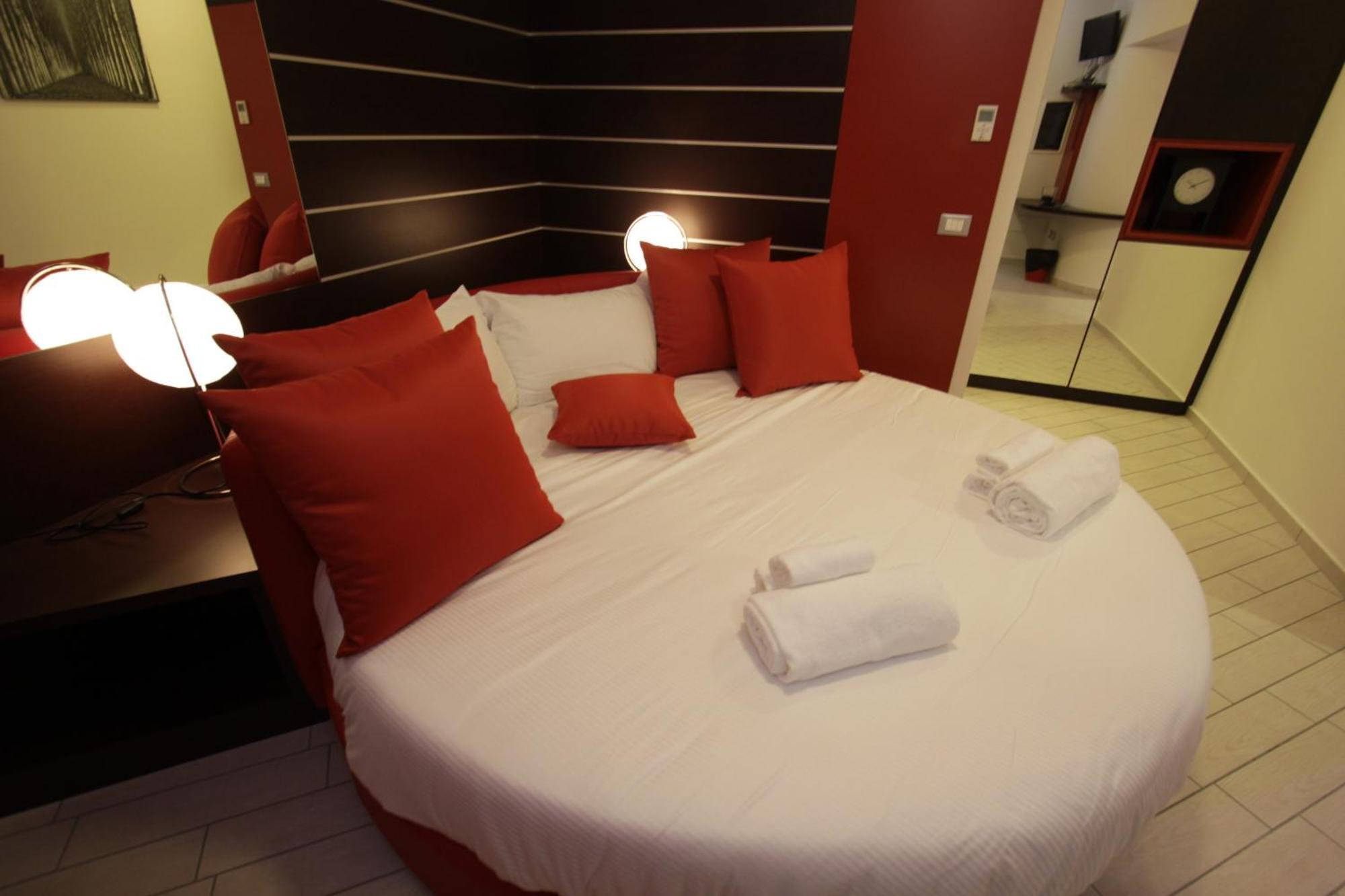 Hotel Paradise Airport Forlì Kültér fotó