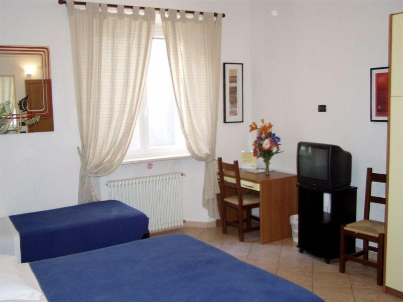 Hotel Paradise Airport Forlì Kültér fotó